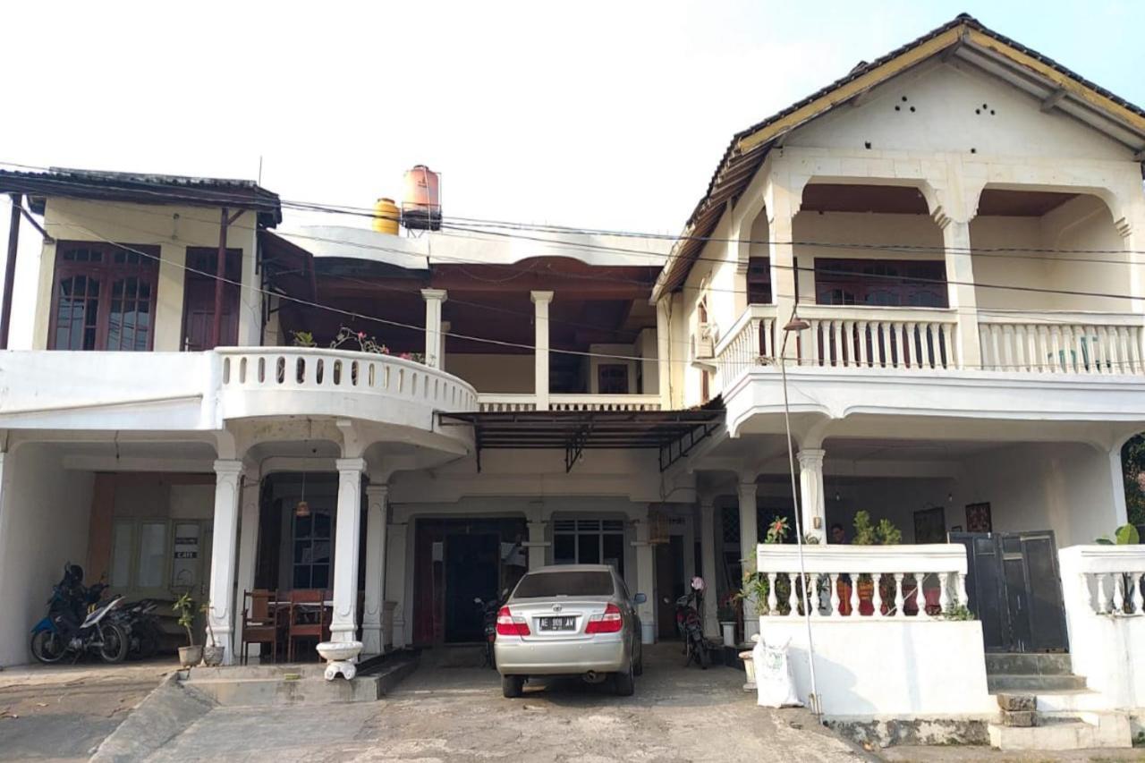 Oyo 1782 Lotus Residence Magelang Exterior photo